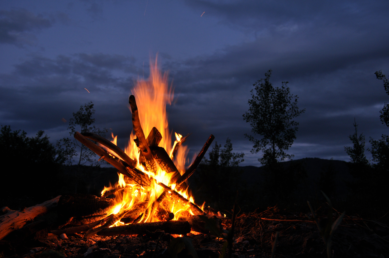 Bonfire, campfire